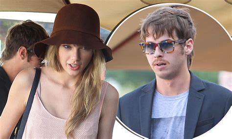 Sounds like a love story Taylor Swift and Travis Kelce reportedly looked "very affectionate" at a Kansas City Chiefs afterparty Sunday night. . Mark bellhorn taylor swift
